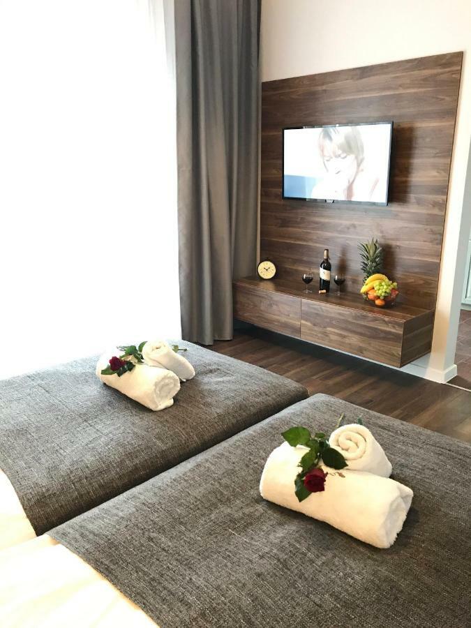 Premium Apartment - Chopin Airport Варшава Экстерьер фото