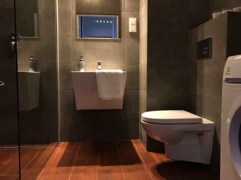 Premium Apartment - Chopin Airport Варшава Экстерьер фото
